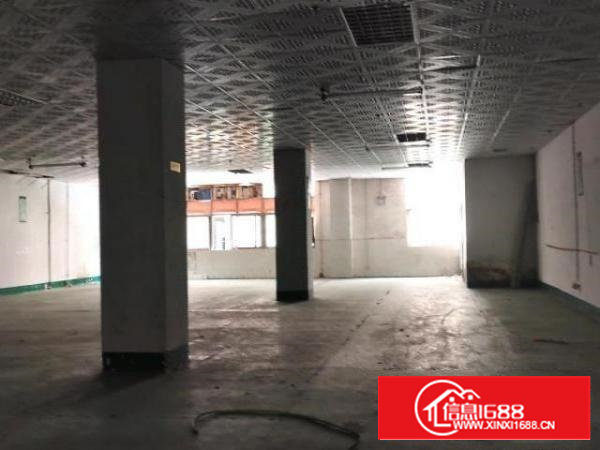 厂房位于沙井万丰楼上718平带装修办公室吊顶，全新地坪漆。