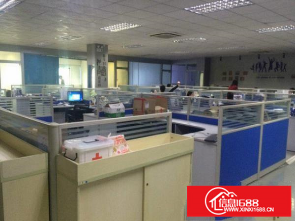 新木村标准厂房楼上2500平火爆出租水电齐全带装修