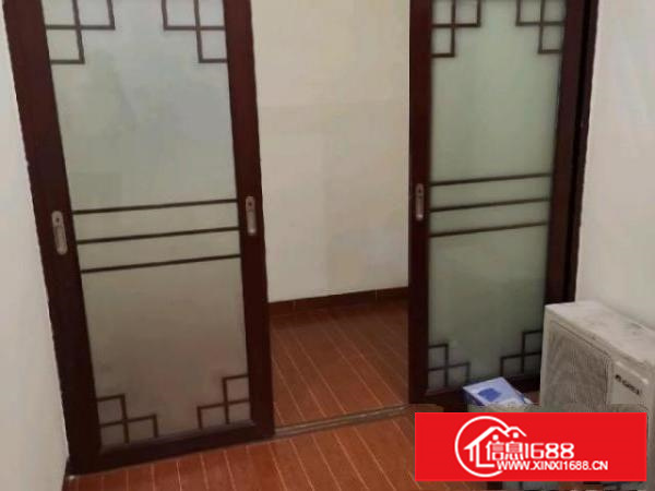 松岗红星挨近华润万家一楼300带有办公室，拎包入住