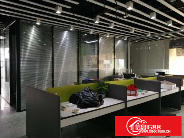 平湖高新科技园精装修楼上厂房1180平米急出租