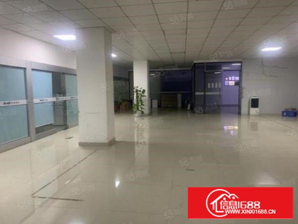 石岩汽车站新出原房东厂房560平，豪华装修无转让费