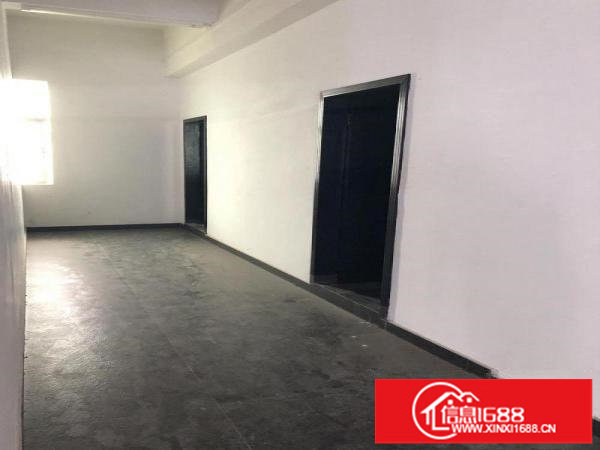 华南城900米一楼带部分装修高度5.8米200，300起租