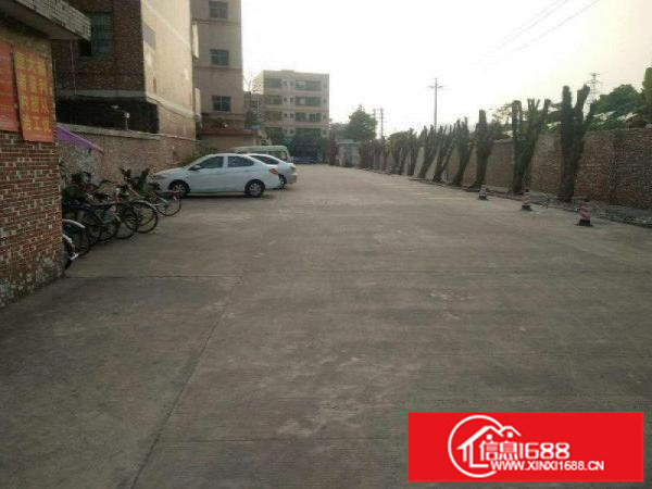 龙岗南约爱南路2楼1000平现成装修厂房无公摊