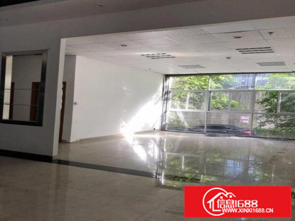 布吉李朗低价一楼出租2000平，卸货平台水电齐全，使用率8成