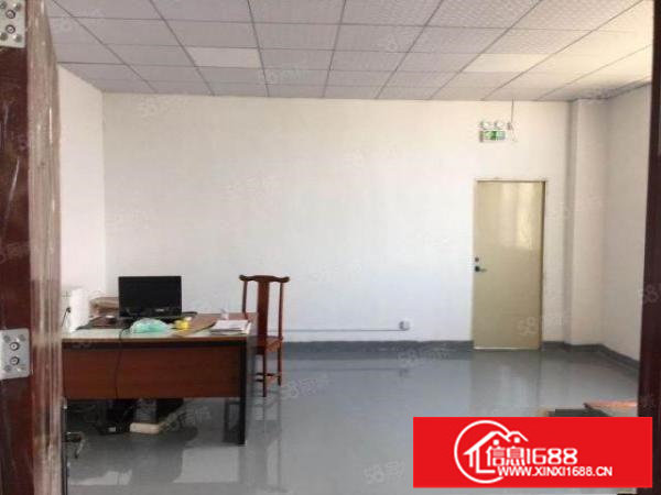 松岗东方107国道边独院三楼分租580平方带装修厂房出租