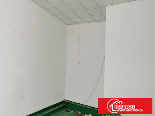 一楼240平方，有办公室，卫生间，主线