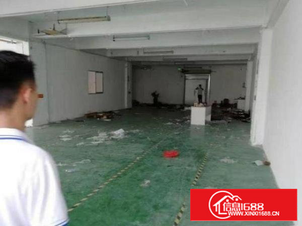 石岩径贝原房东，一楼厂房450平出租，不需转让费