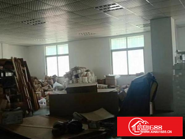 路旁新出原房东楼上整层1150平现成办公室