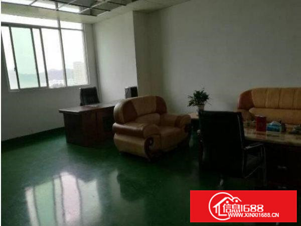 桥头田新主干道边上楼上1400平带装修厂房出租带电梯