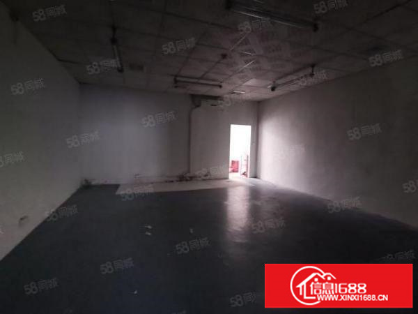 龙岗坂田地铁口附近新出1楼630平精装修厂房出租。