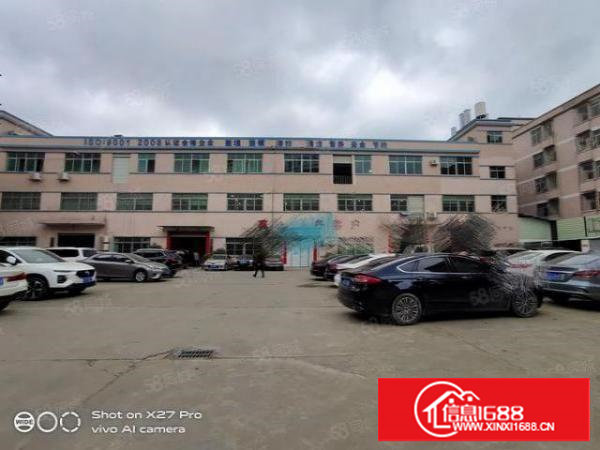 塘厦莲湖标准一楼1000平厂房招租！现成办公室，临近主干道！