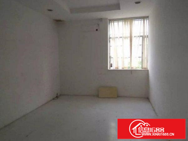 出租坪山新区江边楼上600平米带装修厂房