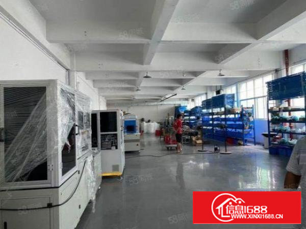 石岩原房东700平精装修。不要转让费，3两台电梯厂房出租