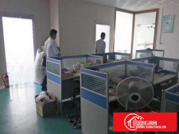 平湖鹅公岭新出标准厂楼上1370平带精装修水电齐全