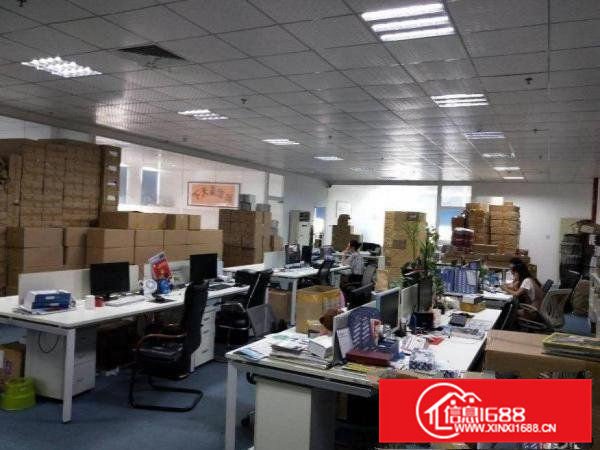 六甲新空出原房东厂房3楼1300平方带精装修出租