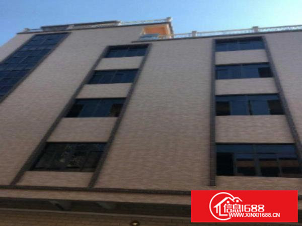 500平方带电梯仓房停车方便四周宽敞黄草朗厂房出租