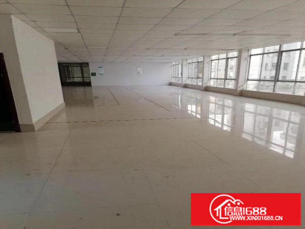 塘坑地铁站50米600平方带装修厂房出租