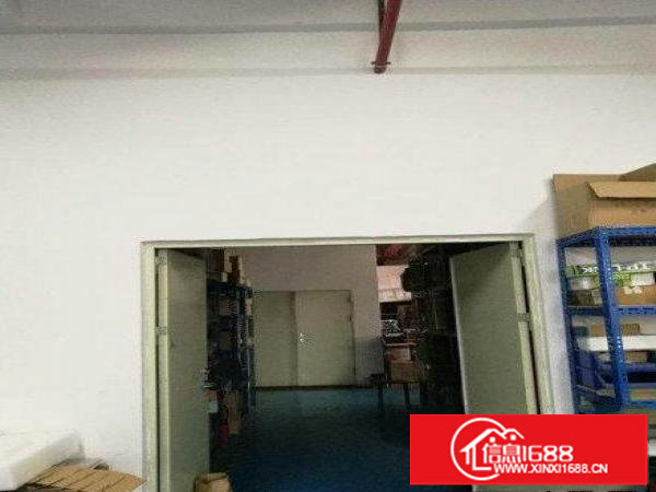 横岗华乐路楼上一整层带装精装修1400平方厂房出租