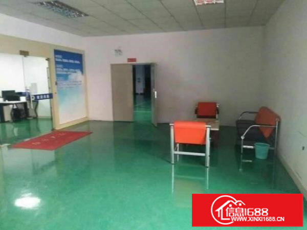 龙岗龙东楼上整层800平带装修厂房出租，无公摊