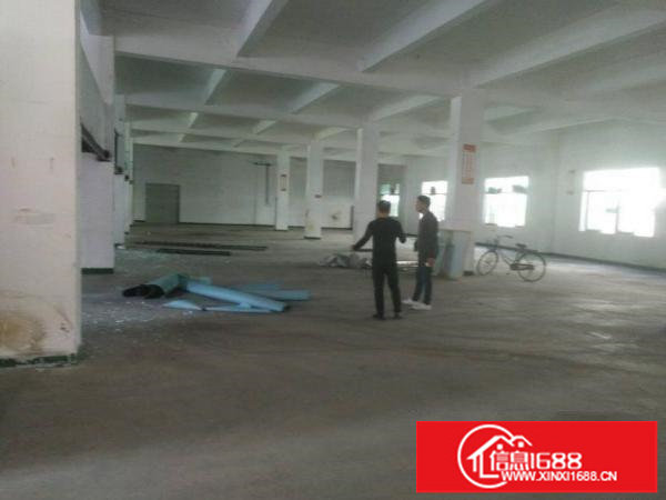 平湖新木村委附近一楼800平二楼1680平厂房分租