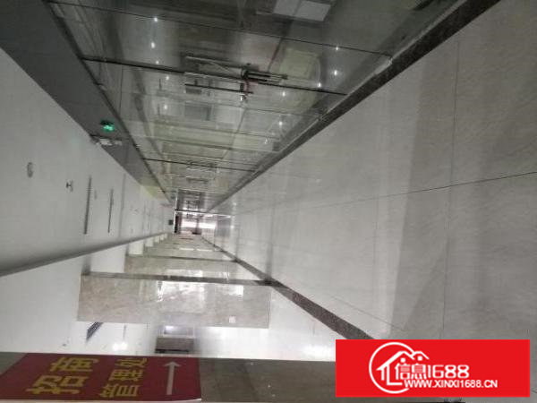 横岗步行街（商场整层招租，可包租）2200平。