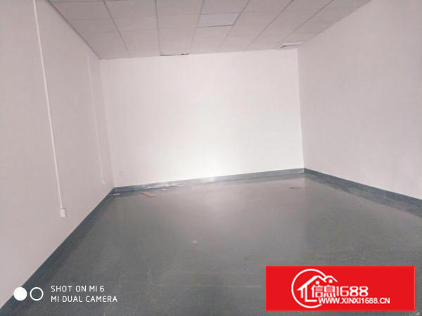 长安霄边贸易办分类厂房精装修300平起租不堵车空地大