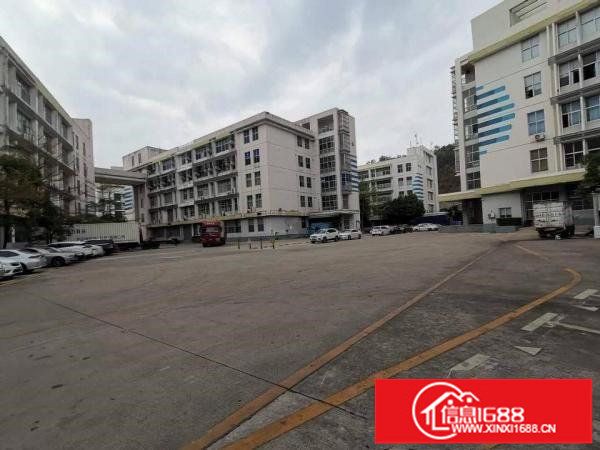 横岗六约地铁口附近新出楼上1000平带精装修红本厂房，可分租