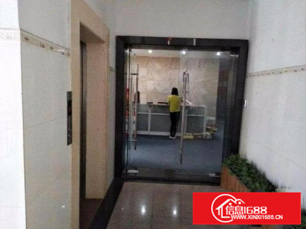 来这里！送装修！大坪靠深圳3500平方米工业园3楼厂房招租