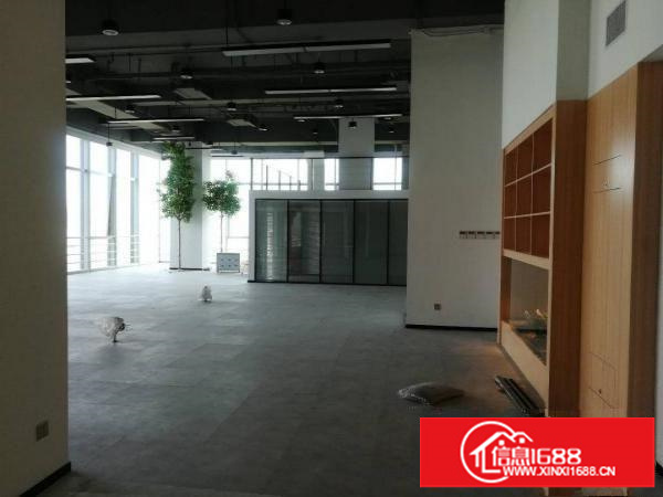 坂田杨美地铁站带精装修400平方厂房出租