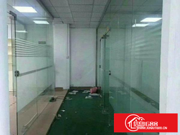 坪山碧岭新出楼上厂房400平米(带装修)