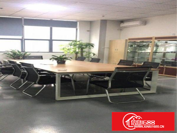 凤岗镇翡翠山谷边二楼厂房2800平方米带办公室出租