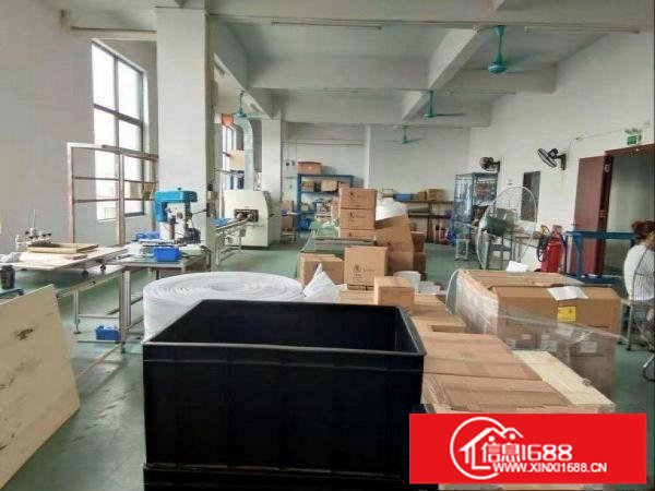 坂田高新技术工业园3楼350方厂房出租，形象好，带地坪漆！