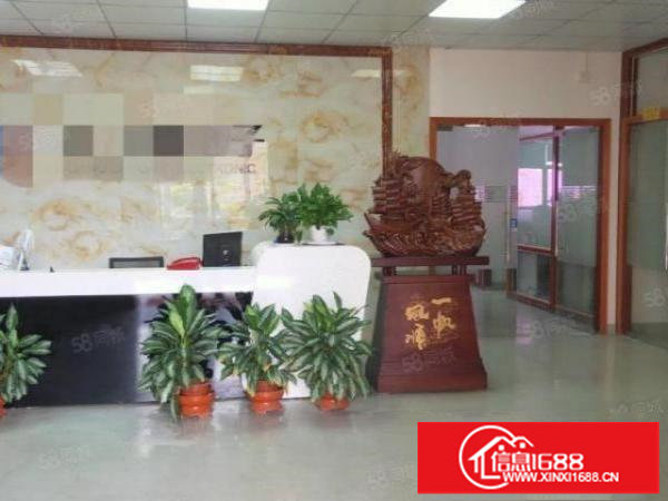 新出！平湖辅城坳工业区三楼1100平方带办公室装修厂房出租