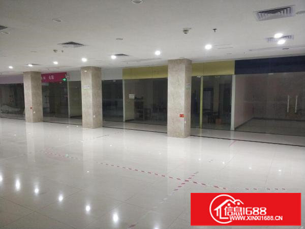 横岗步行街（商场整层招租，可包租）2200平。