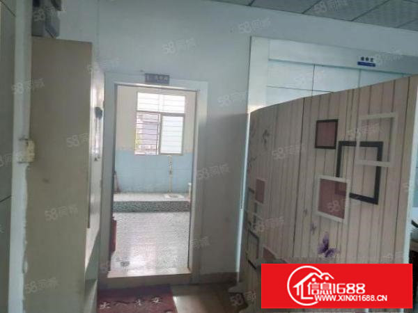 龙岗大道边上800平米，精装修办公室，价格还便宜