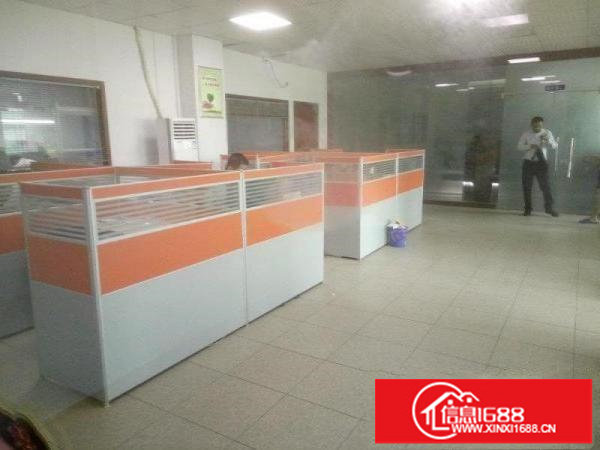 平湖富民工业区2楼实业客转租1200平米带装修招租