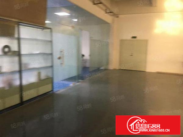 黄江二楼700平有精装出租。板湖村