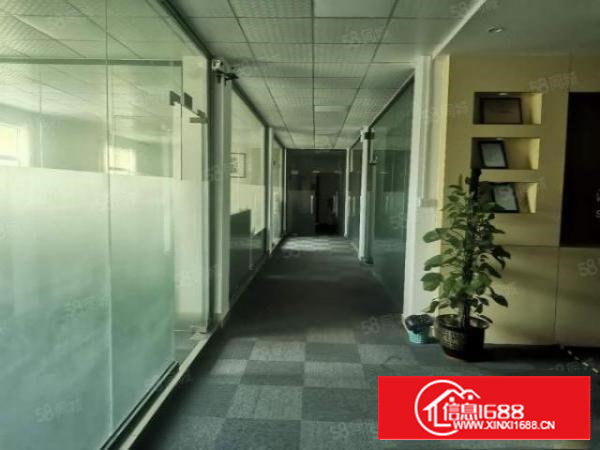 石岩应人石新出楼上豪华装修厂房500平，适合电子办公行业