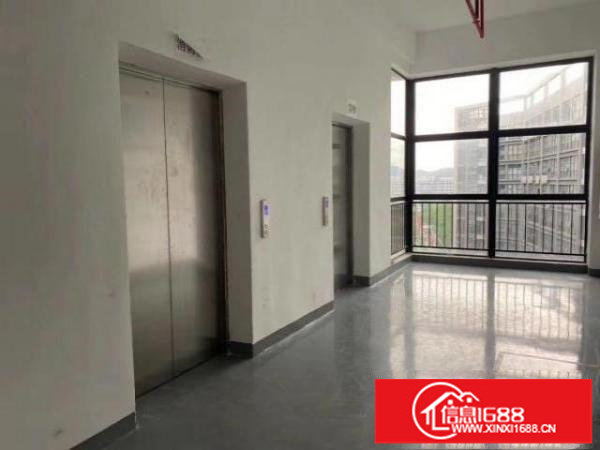 龙岗坪地国际低碳城楼上500平方红本厂房出租两部货梯