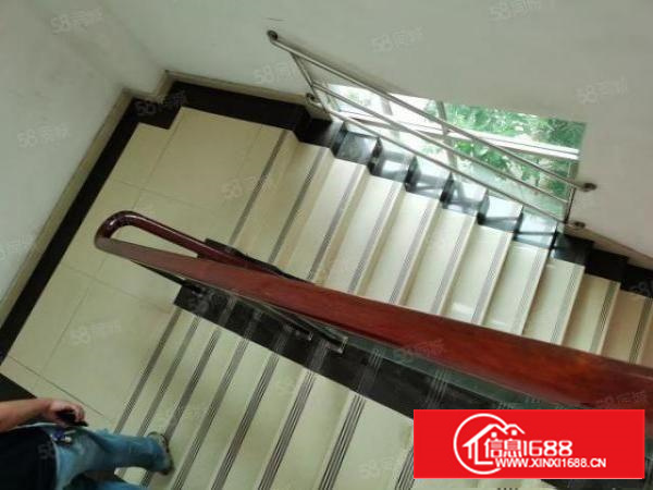 石碣镇涌口3楼上2000方厂房招租