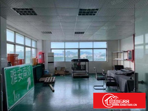 石岩楼上1270平精装修，免转让费水电到位，停车免费厂房出租