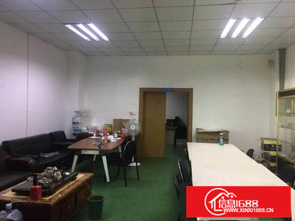 常平靠大朗标准一楼1600平方米，水电齐全，豪华办公室