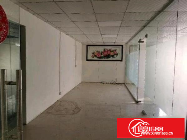 龙岗坪地坪西北通道附近楼上带装修厂房950平出租