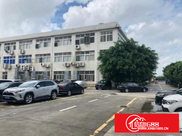 石岩汽车站附近，楼上带装修1900平方厂房出租，不要转让费