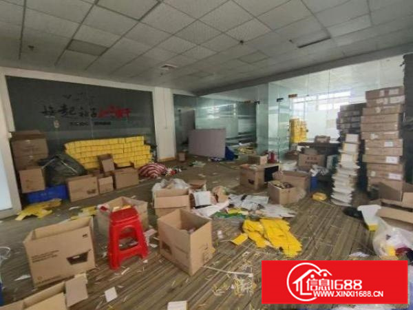 西乡固戌地铁口厂房280平米