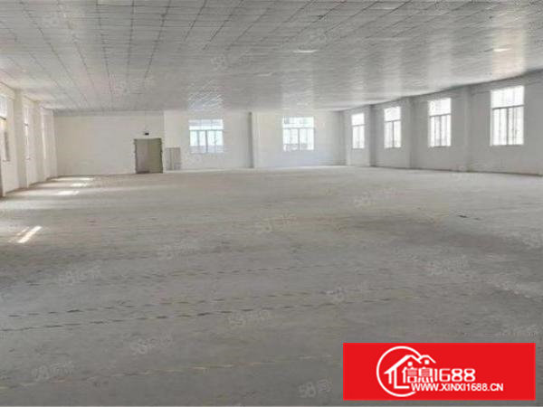 现成装修1000方吊顶办公室，中间无柱子，地面平整价格15元