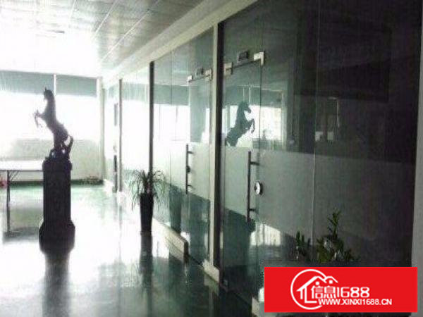 龙岗永湖地铁站附近标准厂房一楼900平出租水电齐全空地大