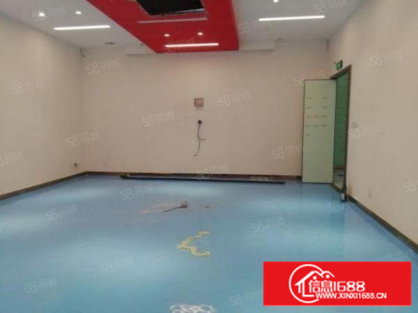 西乡固戍二路，新出一楼标准厂房出租，420平530平水电齐全