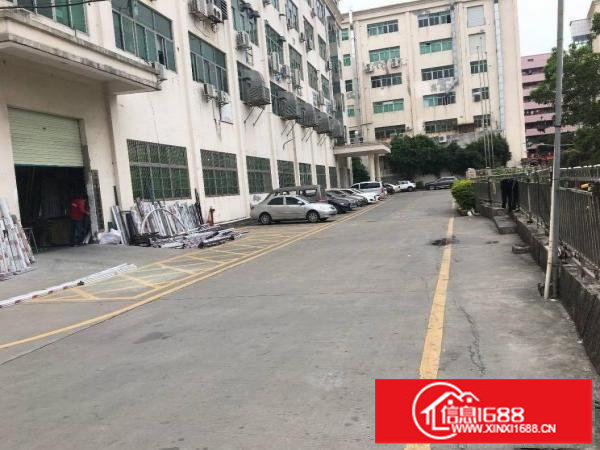 坂田天安云谷旁十号线地铁站附近一楼平2000平方可分租