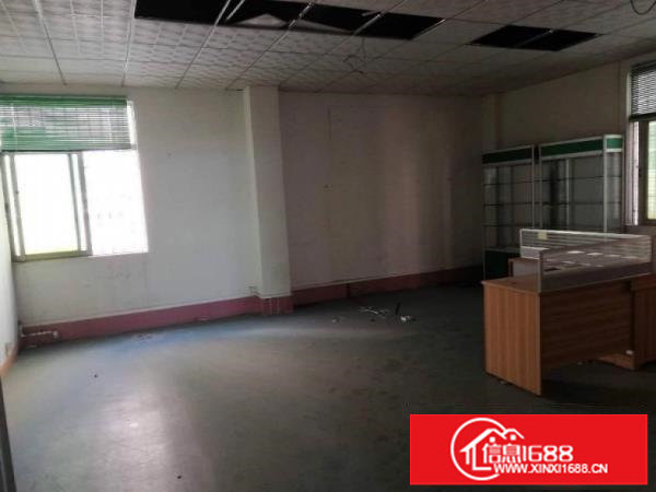 横岗地铁站附近新出楼上300平厂房业主直租，优惠出租